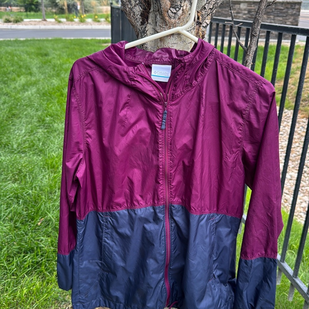 Columbia wind breaker